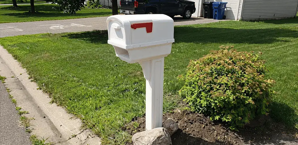 Mailbox installation for a residential curbside mailbox in Overland Park, KS